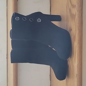 Impo brand. Size 6. black.